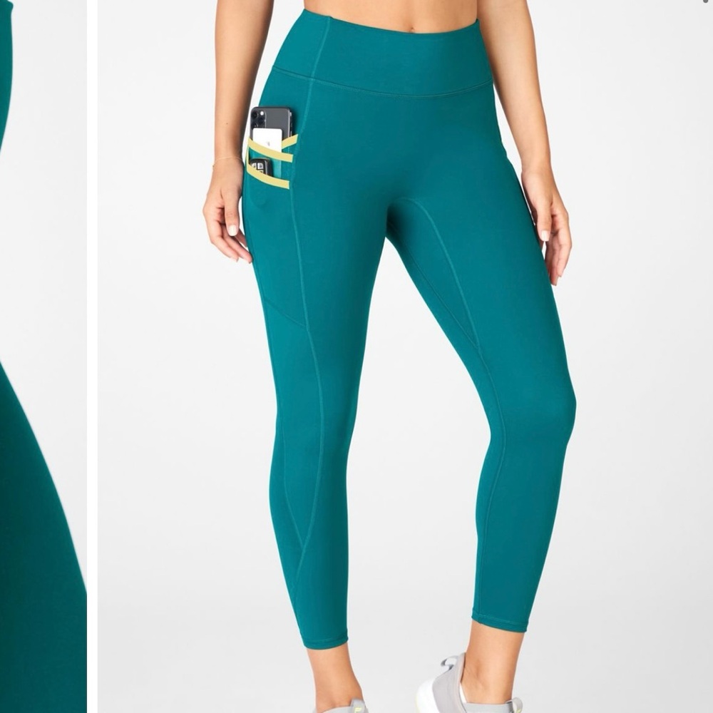 Fabletics Trinity Motion365 High-Waisted 7/8 Legging